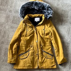Super cute, mustard yellow fall/winter coat! Purchased from TJ maxx. Size large